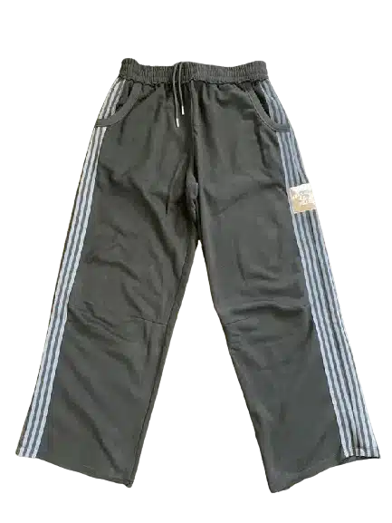 7e3f7f10b0a0435ea44280afdd10facd-1-600x800-removebg-preview.webp Raspberry Hills Triple Black Lil Leon Flared Sweatpants - Image 1